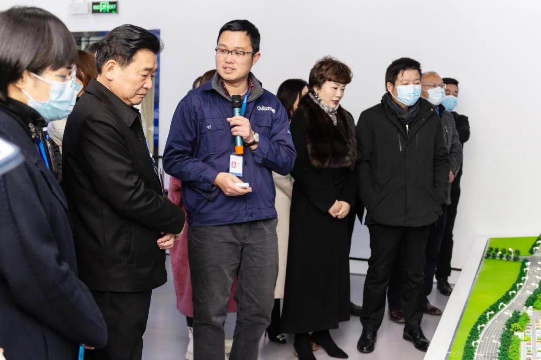 全國、省、市人大代表赴中部產(chǎn)業(yè)基地開展會前集中視察工作
