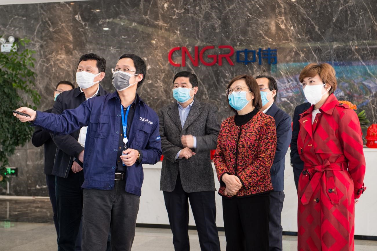 湖南省委常委、常務(wù)副省長謝建輝赴中偉視察復(fù)工復(fù)產(chǎn)工作