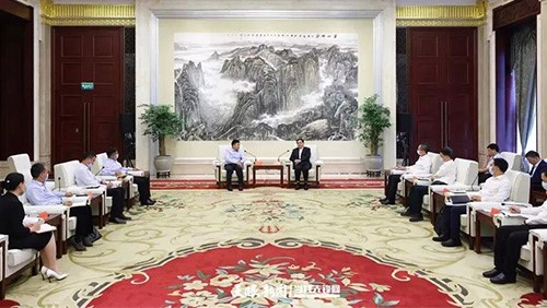 貴州省委書記、省人大常委會(huì)主任徐麟會(huì)見中偉控股集團(tuán)董事長鄧偉明一行